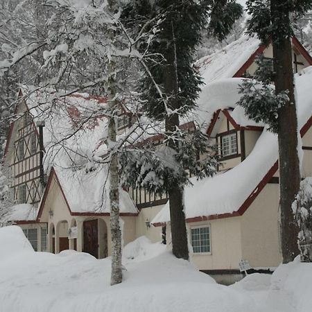 ピュアモール ミモザ Hotel Hakuba Exterior foto